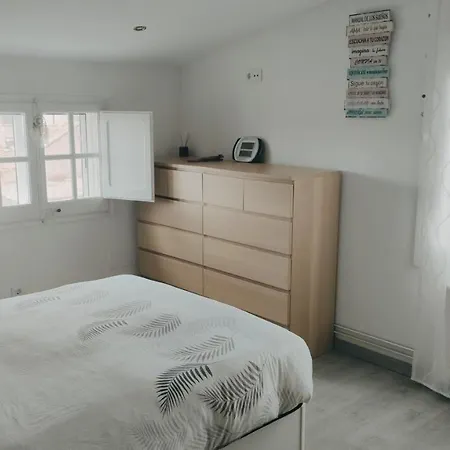 Piso En Pueblo Pequeno Tranquilo Y Acogedor * Girona